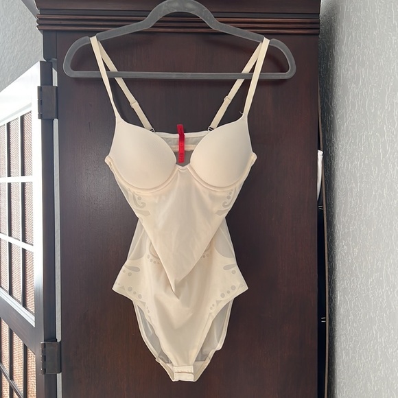 SPANX Other - Spanx suit your fancy